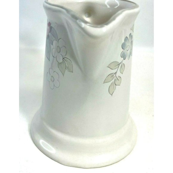 Vintage Pfaltzgraff Wyndham Creamer Approx. 4 1/2" T X 5 1/2" W - Picture 4 of 6